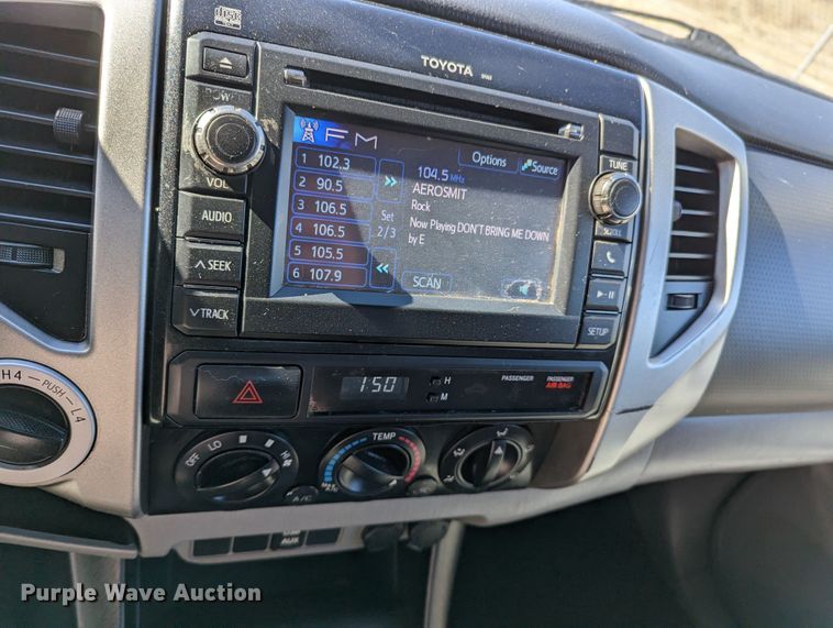 image for item LF9573 2013 Toyota Tacoma  Access Cab pickup truck