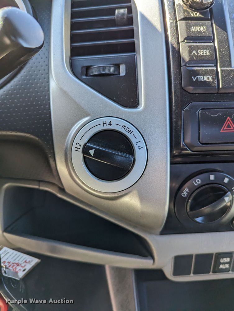 image for item LF9573 2013 Toyota Tacoma  Access Cab pickup truck