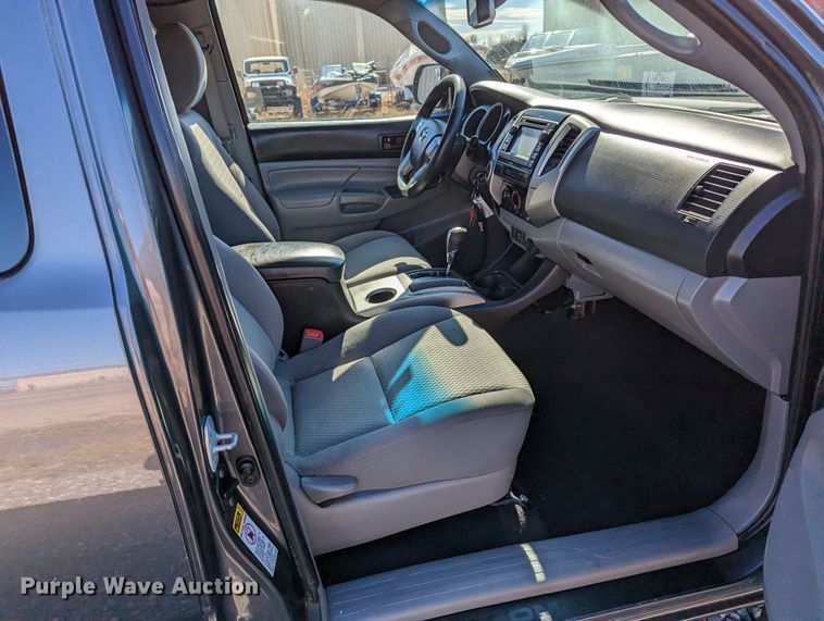 image for item LF9573 2013 Toyota Tacoma  Access Cab pickup truck