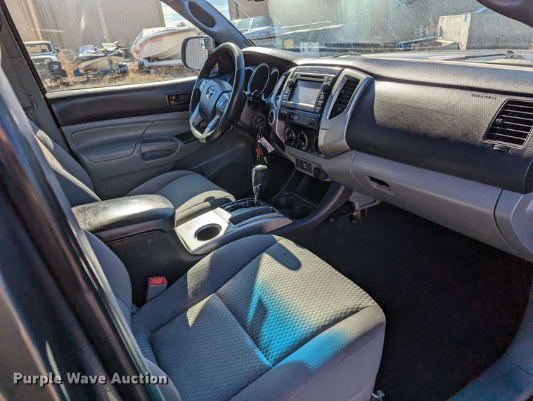 image for item LF9573 2013 Toyota Tacoma  Access Cab pickup truck