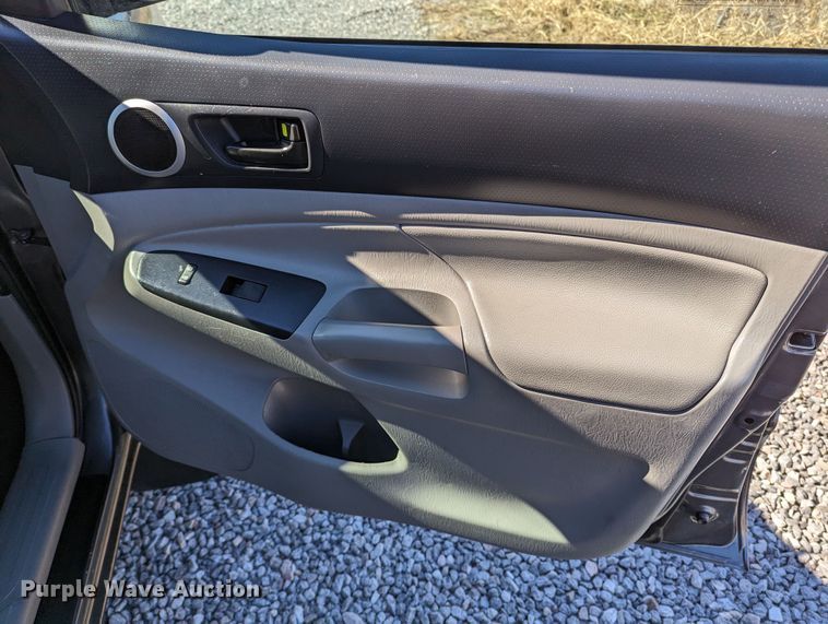 image for item LF9573 2013 Toyota Tacoma  Access Cab pickup truck