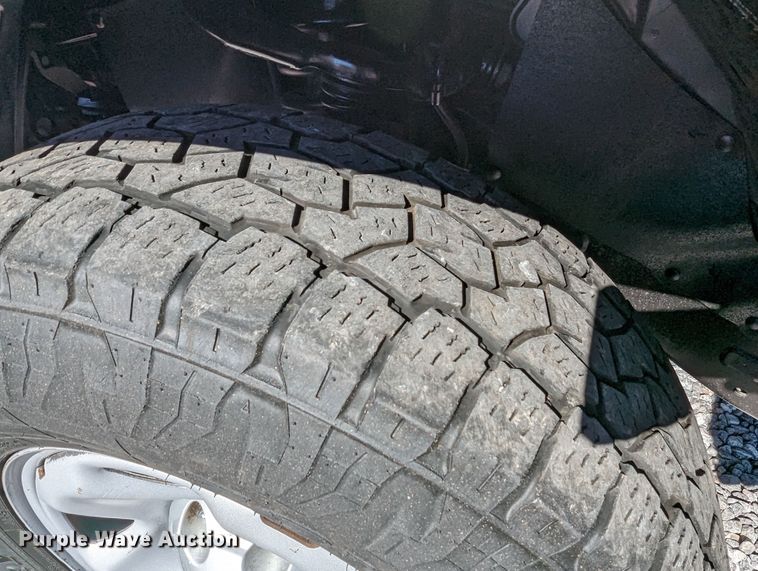 image for item LF9573 2013 Toyota Tacoma  Access Cab pickup truck