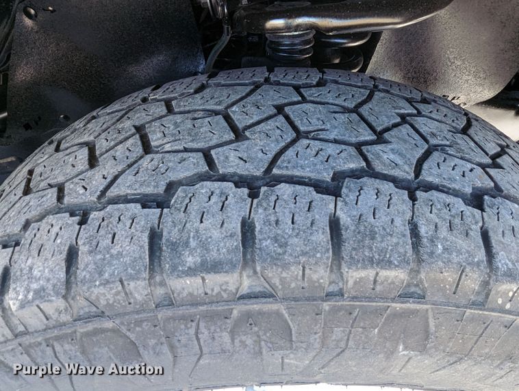 image for item LF9573 2013 Toyota Tacoma  Access Cab pickup truck