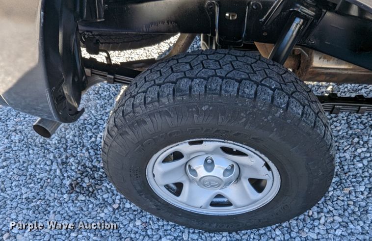 image for item LF9573 2013 Toyota Tacoma  Access Cab pickup truck