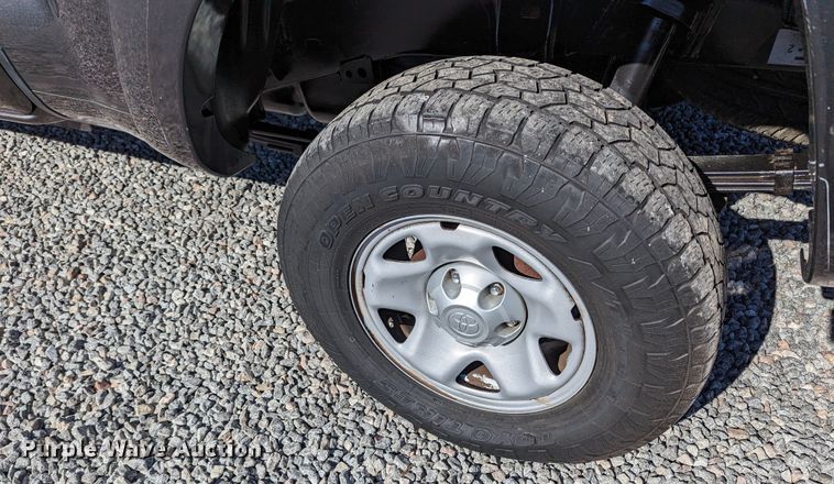 image for item LF9573 2013 Toyota Tacoma  Access Cab pickup truck