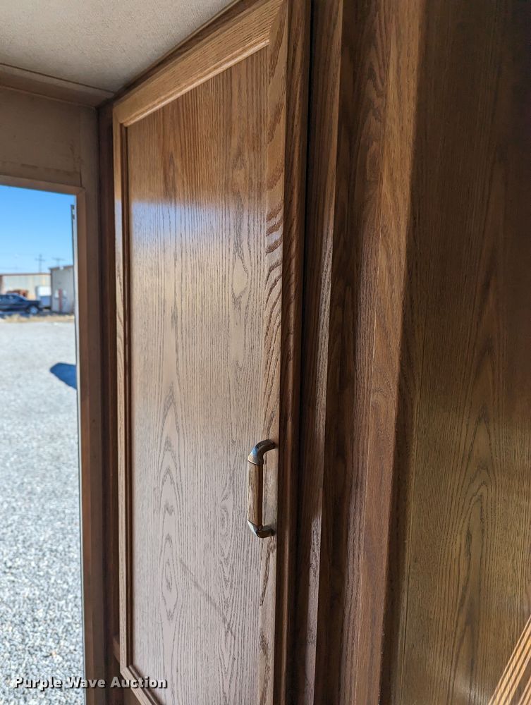 image for item LF9575 1993 Ford F150  pickup truck