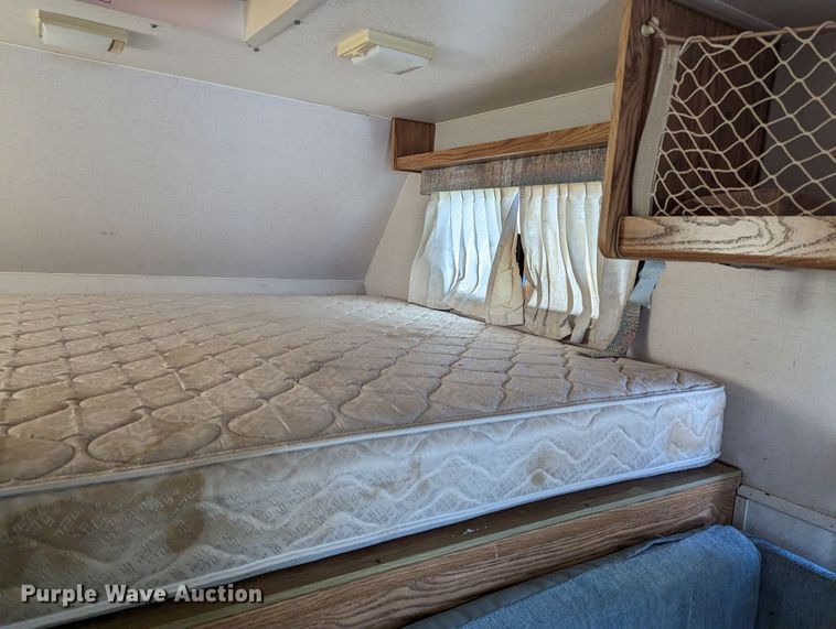 image for item LF9575 1993 Ford F150  pickup truck