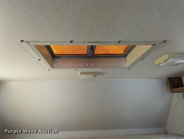 image for item LF9575 1993 Ford F150  pickup truck