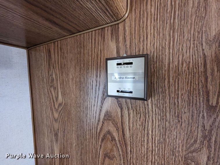 image for item LF9575 1993 Ford F150  pickup truck