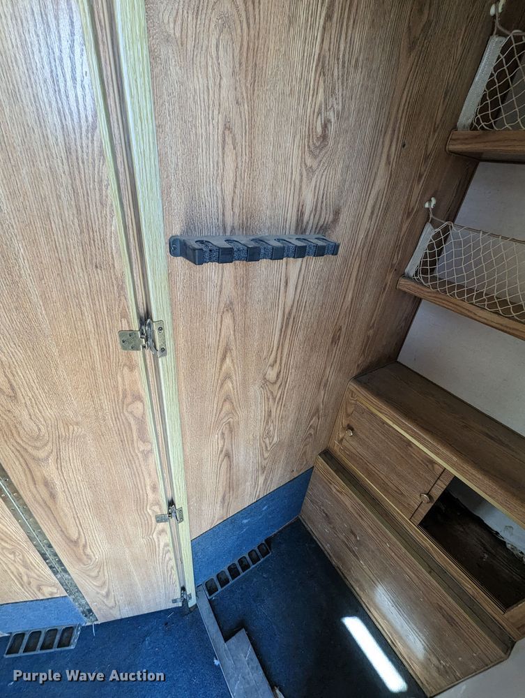 image for item LF9575 1993 Ford F150  pickup truck