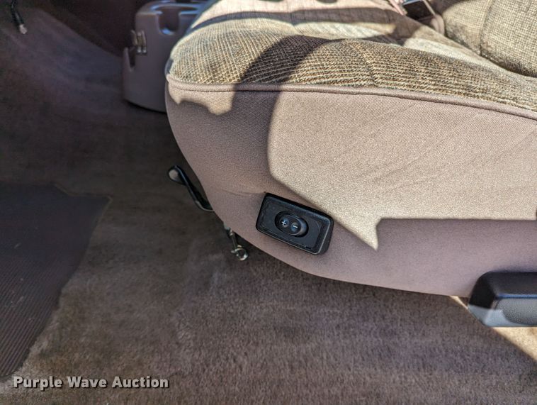 image for item LF9575 1993 Ford F150  pickup truck