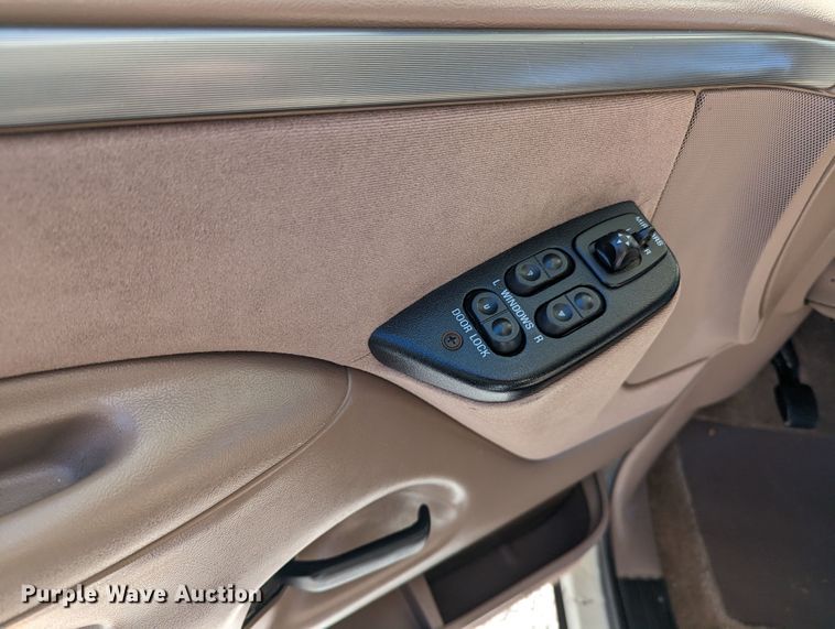 image for item LF9575 1993 Ford F150  pickup truck