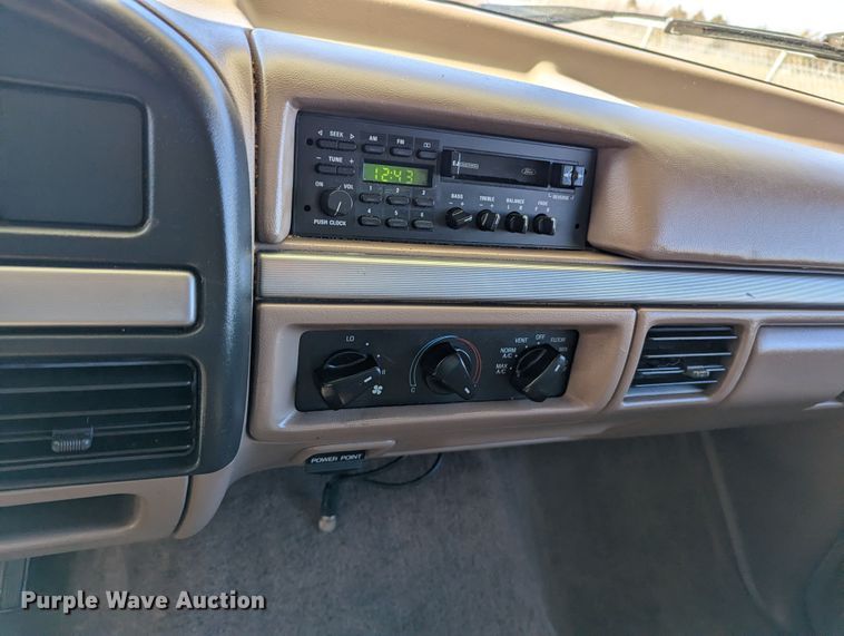 image for item LF9575 1993 Ford F150  pickup truck