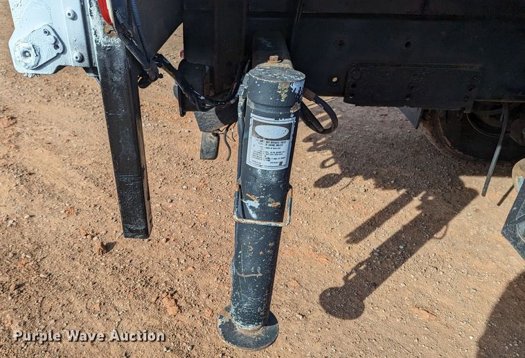 image for item LF9576 2009 International 7400  utility / service truck