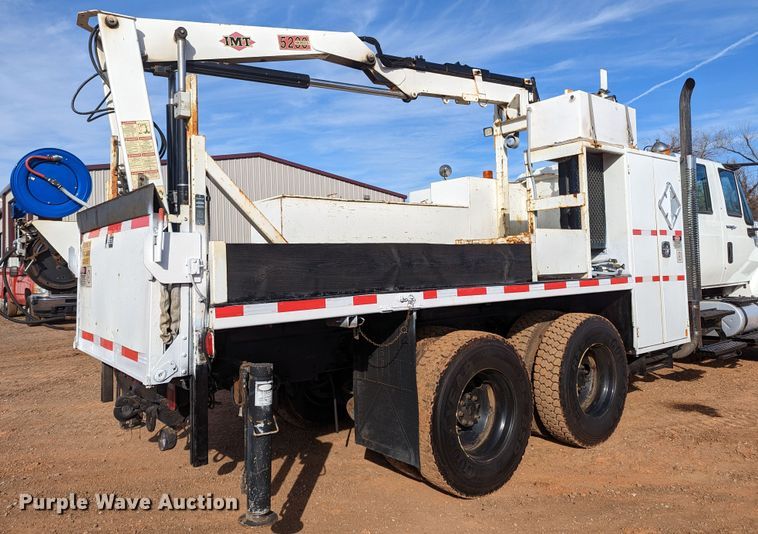 image for item LF9576 2009 International 7400  utility / service truck