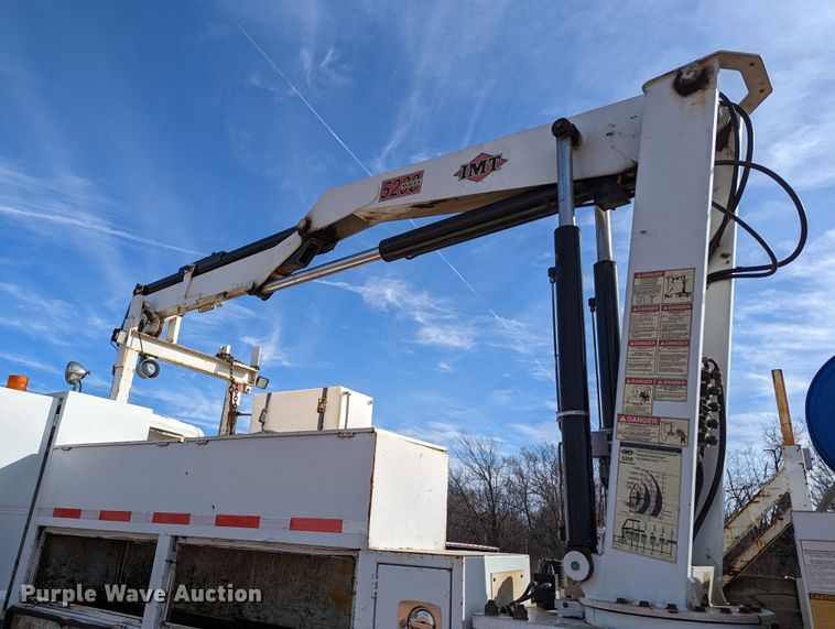 image for item LF9576 2009 International 7400  utility / service truck