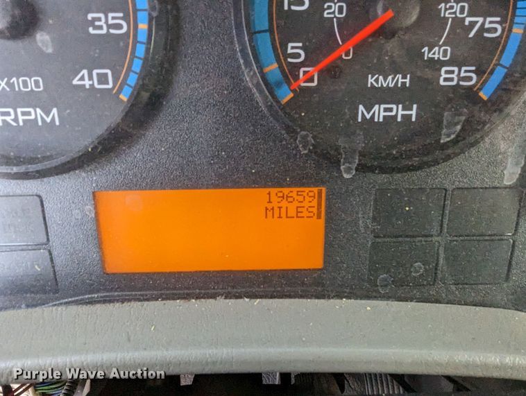 image for item LF9576 2009 International 7400  utility / service truck