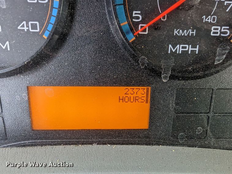 image for item LF9576 2009 International 7400  utility / service truck