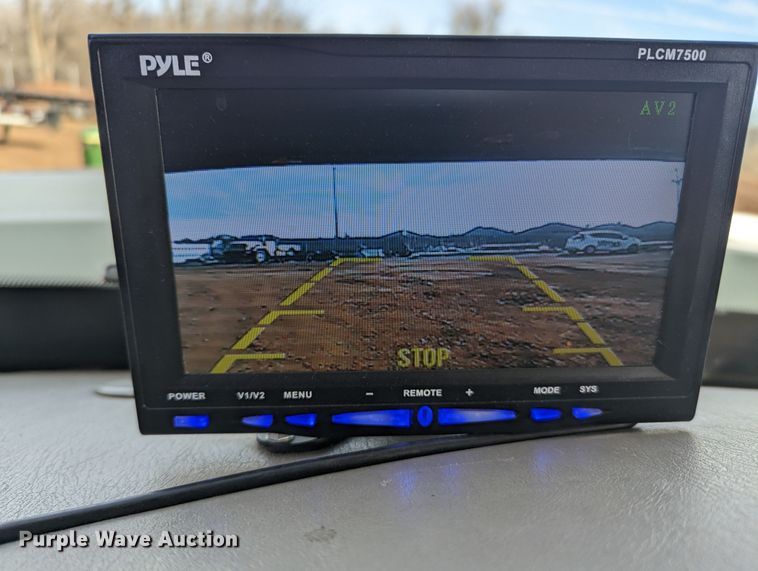 image for item LF9576 2009 International 7400  utility / service truck