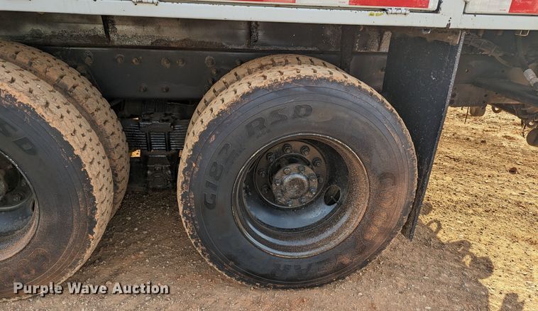 image for item LF9576 2009 International 7400  utility / service truck