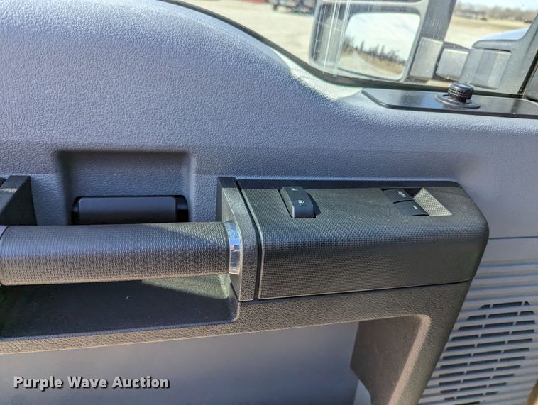 image for item LF9584 2012 Ford F250 Super Duty  SuperCab pickup truck