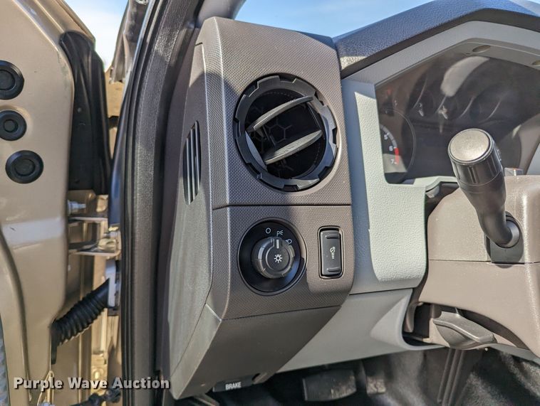 image for item LF9584 2012 Ford F250 Super Duty  SuperCab pickup truck