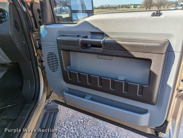 image for item LF9584 2012 Ford F250 Super Duty  SuperCab pickup truck