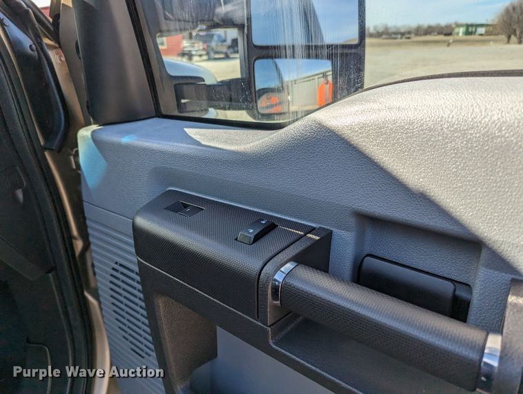 image for item LF9584 2012 Ford F250 Super Duty  SuperCab pickup truck