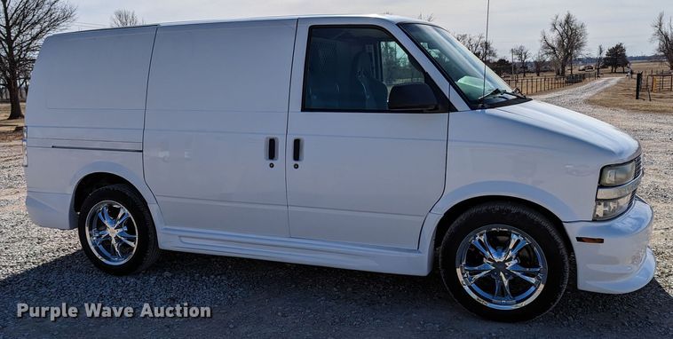 image for item LF9585 2001 Chevrolet Astro  van