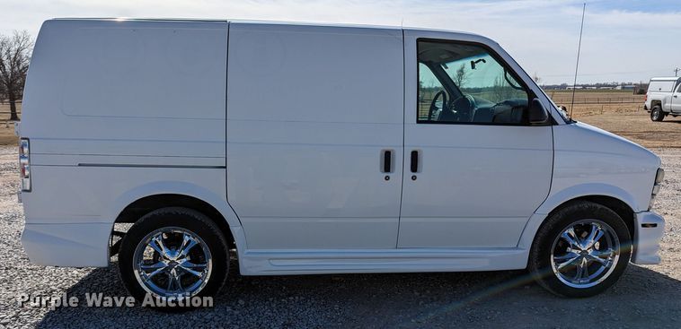 image for item LF9585 2001 Chevrolet Astro  van