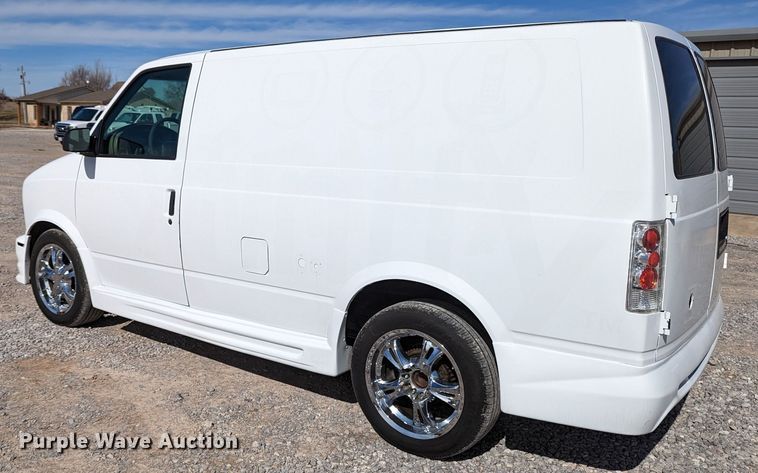 image for item LF9585 2001 Chevrolet Astro  van