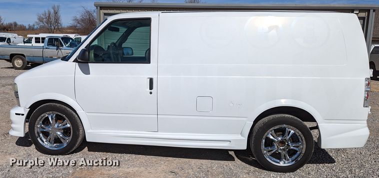image for item LF9585 2001 Chevrolet Astro  van