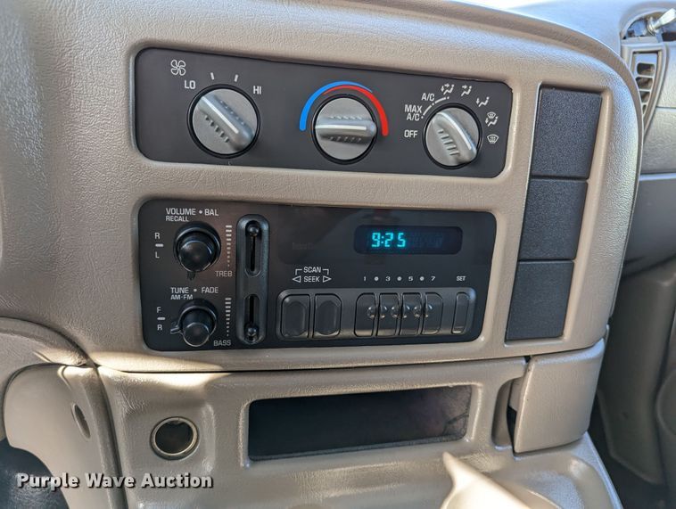 image for item LF9585 2001 Chevrolet Astro  van