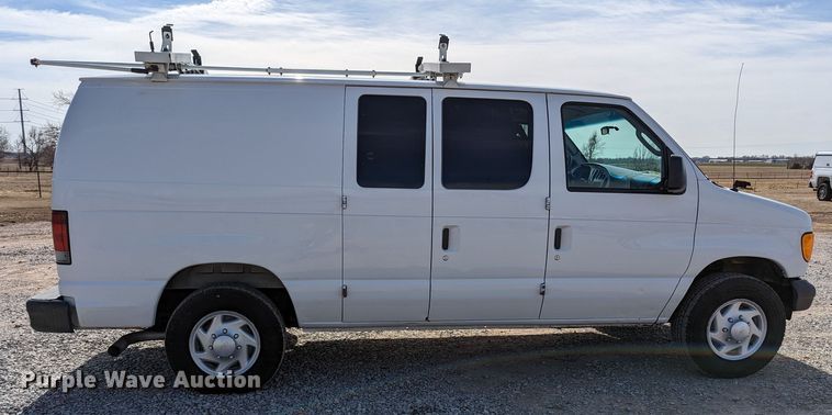 image for item LF9587 2007 Ford E250  van