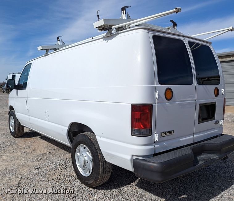 image for item LF9587 2007 Ford E250  van