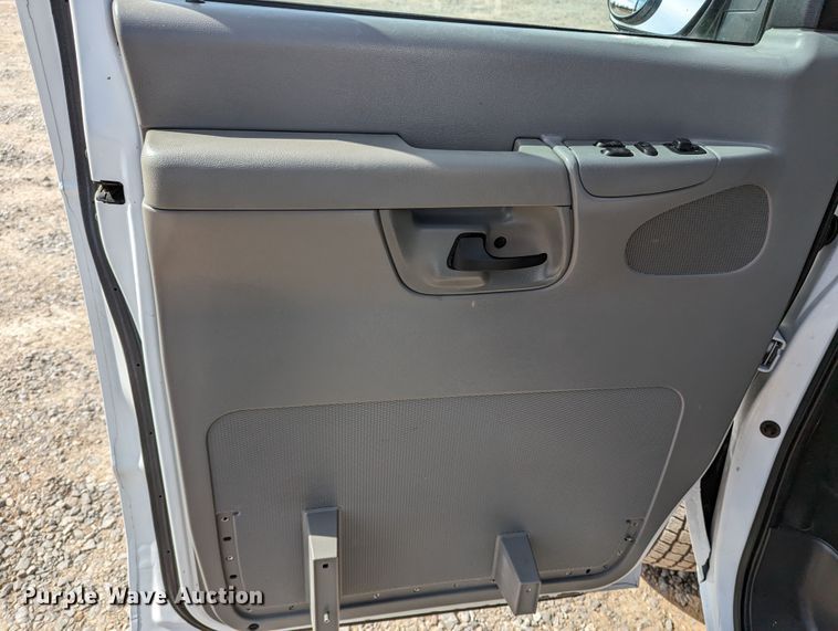 image for item LF9587 2007 Ford E250  van