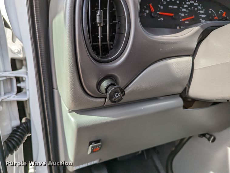 image for item LF9587 2007 Ford E250  van