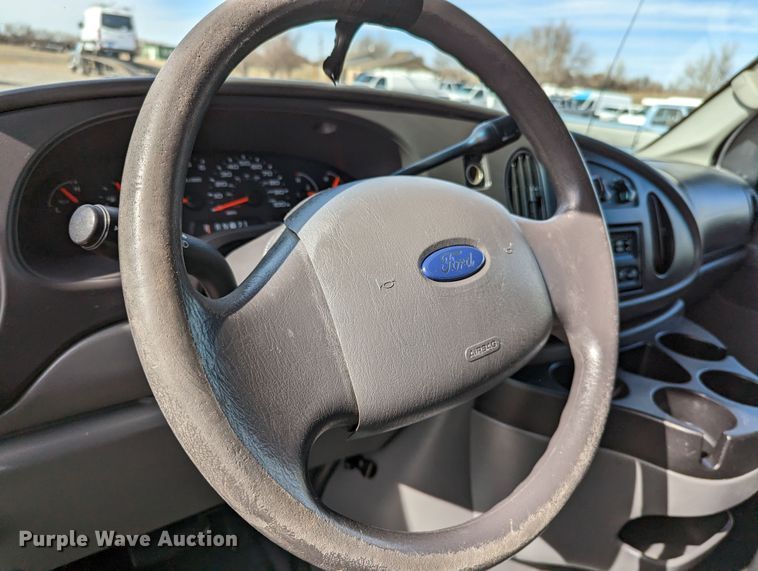 image for item LF9587 2007 Ford E250  van