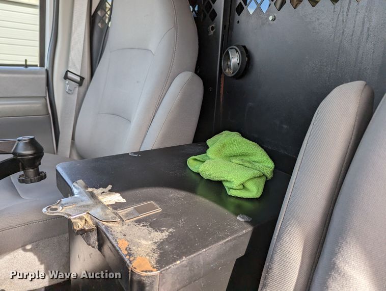 image for item LF9587 2007 Ford E250  van