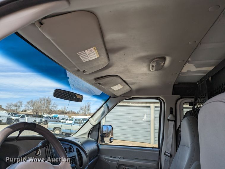 image for item LF9587 2007 Ford E250  van