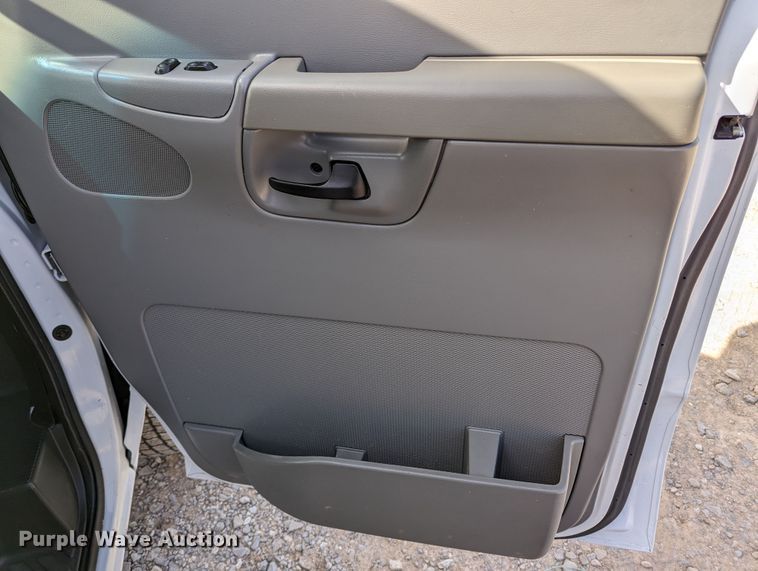 image for item LF9587 2007 Ford E250  van