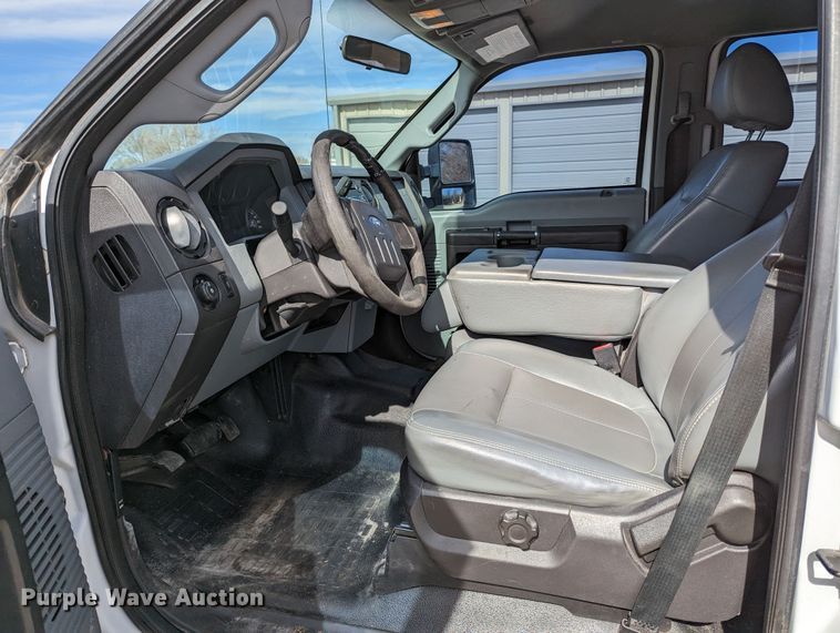 image for item LF9589 2012 Ford F250 Super Duty  Crew Cab pickup truck