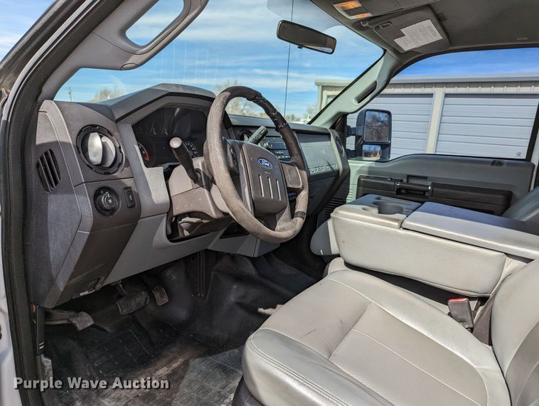 image for item LF9589 2012 Ford F250 Super Duty  Crew Cab pickup truck