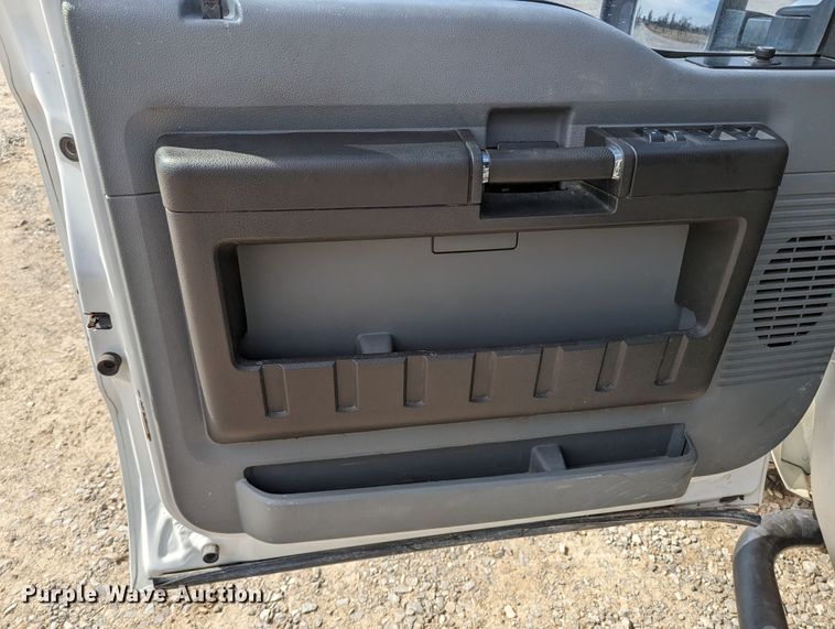 image for item LF9589 2012 Ford F250 Super Duty  Crew Cab pickup truck