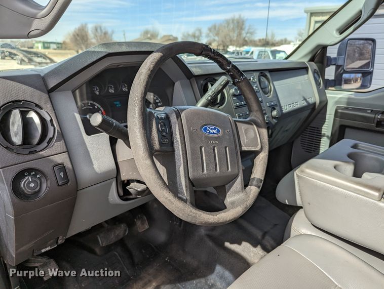 image for item LF9589 2012 Ford F250 Super Duty  Crew Cab pickup truck