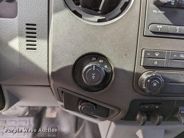 image for item LF9589 2012 Ford F250 Super Duty  Crew Cab pickup truck