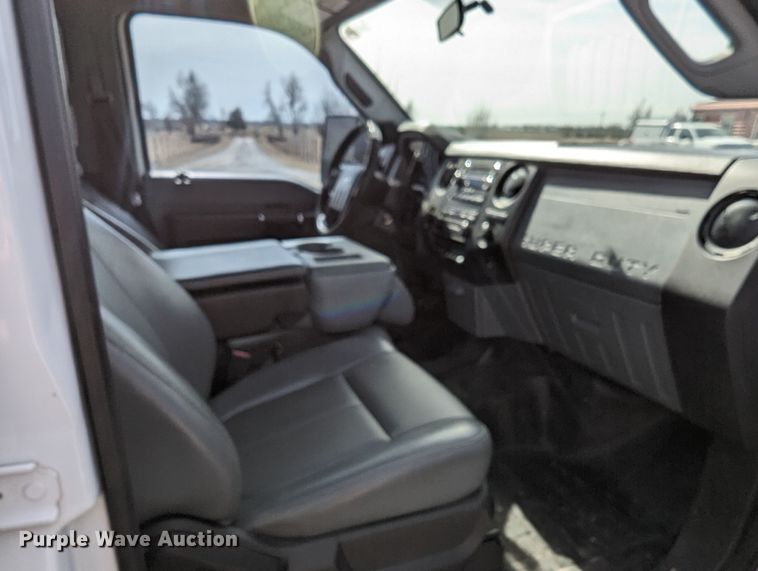 image for item LF9589 2012 Ford F250 Super Duty  Crew Cab pickup truck