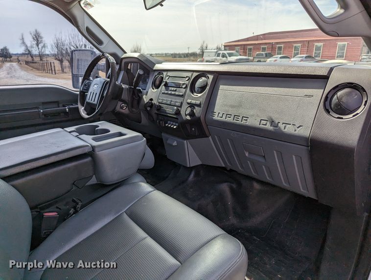 image for item LF9589 2012 Ford F250 Super Duty  Crew Cab pickup truck