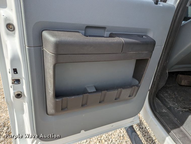 image for item LF9589 2012 Ford F250 Super Duty  Crew Cab pickup truck