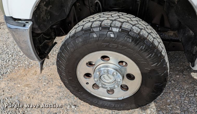 image for item LF9589 2012 Ford F250 Super Duty  Crew Cab pickup truck